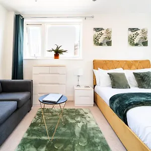 https://luxury-greenwich-2bed-2bath-apt-sleep-6-guests-5mins.brighton-hotels-england.com